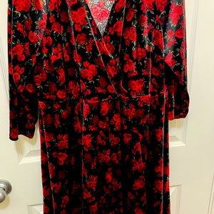MIDI torrid velvet dress size 2